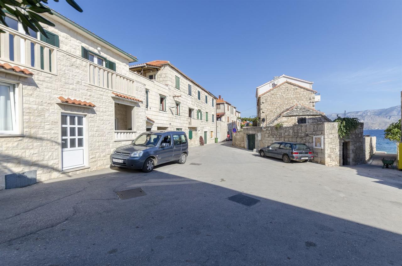 Apartments Mare Postira Exterior foto